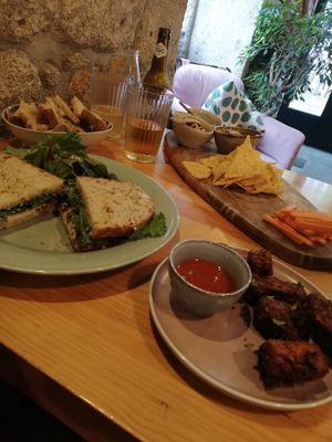 Nunca desilude... As tostas são maravilhosas 😍 at Kind Kitchen in Porto