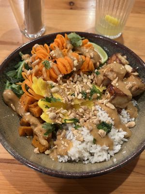 Thai bowl  at Kind Kitchen in Porto