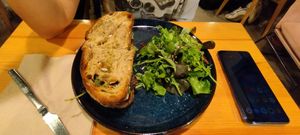 Tosta baicon tofu ahumado at Kind Kitchen in Porto