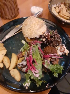 Bacon burger at Kind Kitchen in Porto