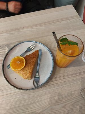  at Kind Kitchen in Porto