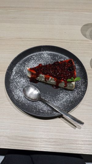 Red berry cheesecake at Kind Kitchen in Porto