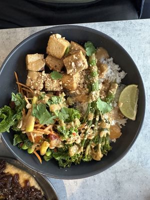 Prato Thaï   at Kind Kitchen in Porto