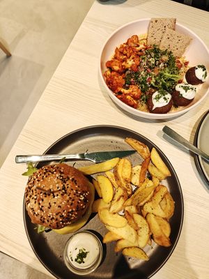  at Kind Kitchen in Porto