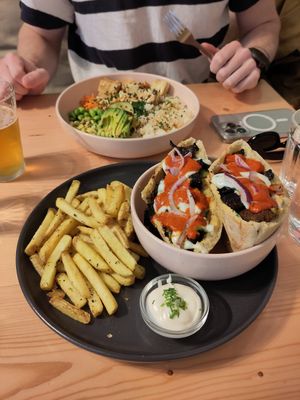 Poke bowl & falafel gyros at Kind Kitchen in Porto