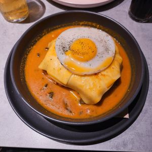 Francesinha at Kind Kitchen in Porto
