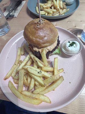 Burger vegan  at Kind Kitchen in Porto