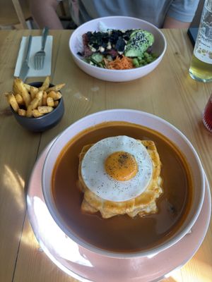 Vegan lunch  at Kind Kitchen in Porto