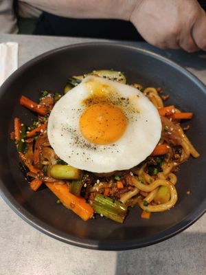 Yaki udon (15€) at Kind Kitchen in Porto