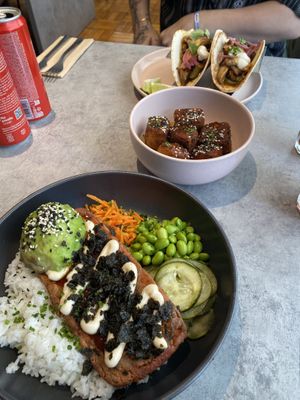 ‘Salmon’ rice bowl, mushroom tacos & Korean barbecue tofu nuggets  at Kind Kitchen in Porto