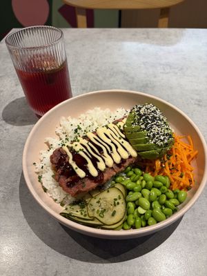 „Salmon“ Bowl  at Kind Kitchen in Porto