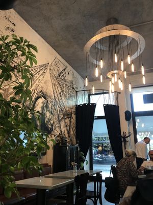 ... at TeDuKtu in Tirana