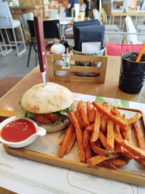 Vegan burger with sweet potatoes at The Garden Bar in Thessaloniki