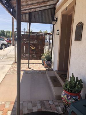 Nice outdoor seatings at Cafecito in Yuma