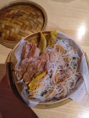 Vegan lunch dumplings at Beijing8 in Helsinki