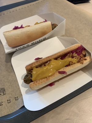 Hot dog vegetariano at IKEA in San Giuliano Milanese