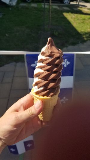 Vegan soft ice cream chocolate and vanilla at La Frizette in Longueuil