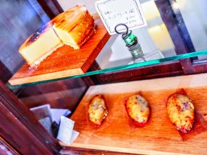 Cakes at Halum in Tokyo