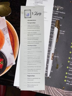 Vegan kaart kleine hapjes onbeperkte rondes at 't Zusje in Deventer