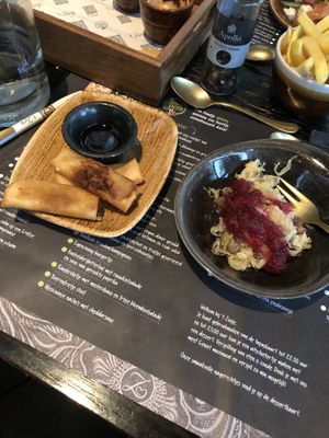 Loempia and sourkraut salad at 't Zusje in Deventer