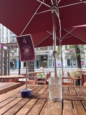 Food was quick quick quick 👍🏼🫶🏼  at Life Alive Organic Cafe - Back Bay - Boylston St in Boston