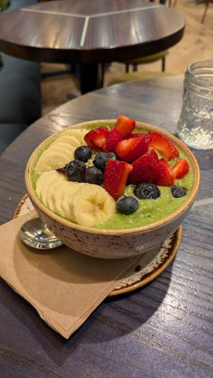Green energy smoothie bowl at Life Alive Organic Cafe - Back Bay - Boylston St in Boston