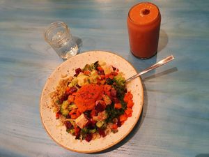 Bowl and drink at Life Alive Organic Cafe - Back Bay - Boylston St in Boston