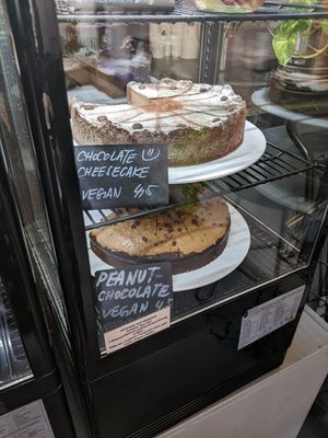 vegan cakes at OFOF Cafebar in Offenbach