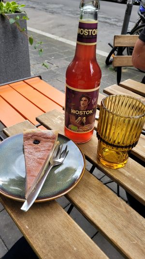 Veganer Birne Schokoladen Kuchen at OFOF Cafebar in Offenbach