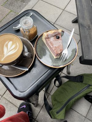   at OFOF Cafebar in Offenbach