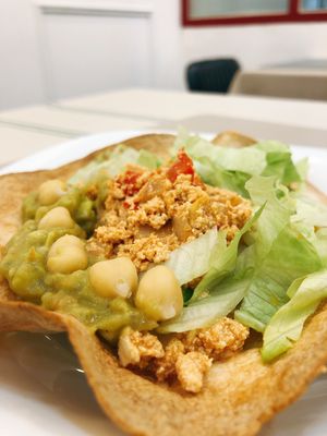 Tofu Bowl - Tofu Crumble, Guacamole, Lettuce, Chickpeas
*This is the occasional menu. If you are so LUCKY, you may enjoy this! at Honest Greens in Seoul