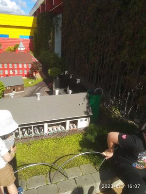 Idealizing the shitshow from the dairy industry at Legoland Resort in Billund