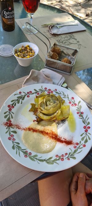 Alcachofa confitada at Hostal Almanzor Gredos Avila in Navarredonda De Gredos