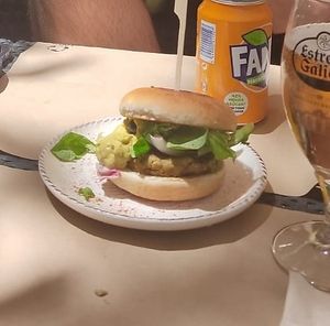 Mini hamburguesa vegana at Hostal Almanzor Gredos Avila in Navarredonda De Gredos