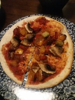 Vegan pizza. . .really unimpressed at The Silver Penny in Dublin