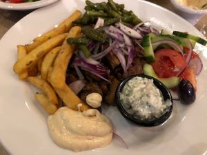 Gyros Teller in vegan  at Griekse Taverna Doris in Groningen