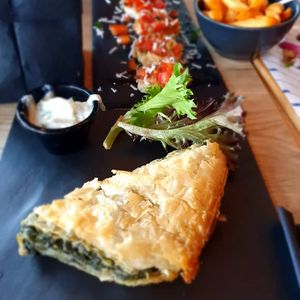 Spanakopita and tzatziki at Griekse Taverna Doris in Groningen