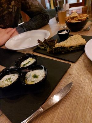Tzatziki en spanakopita at Griekse Taverna Doris in Groningen