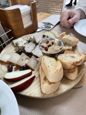 Vegan cheeseboard   at Suc de Lluna BioCafe in Valencia