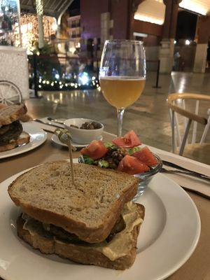 Vegan burger at Suc de Lluna BioCafe in Valencia