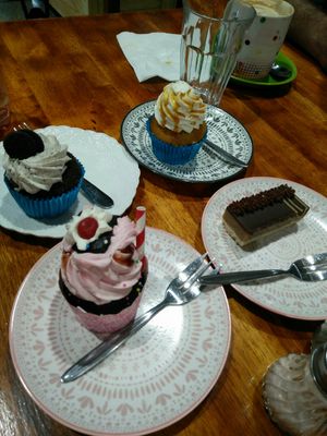Cupcakes and slice at The Healthy Hub Cafe in Cairns