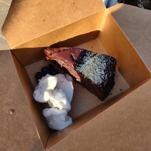 Warm chocolate pie with a scoop of vanilla ice cream at Mahalo in Groningen