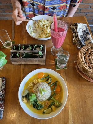 Tofu and cashew curry, beetroot smoothie, Mac and cheese (not vegan)   at Bali Buda in Ungasan