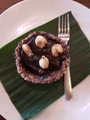 Raw Vegan Pudding Pie at Bali Buda in Ungasan