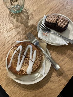 Cinnamon swirl, mocca cake  at Petit by Sam in Amsterdam