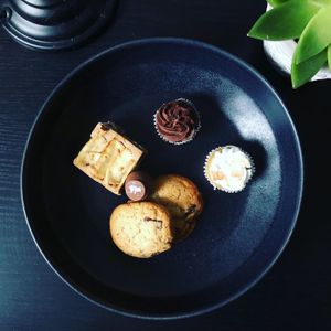 Cookie, truffe, crumble, mini cupcake  at Petit by Sam in Amsterdam