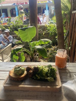 Avocado toast + vegan zucchini meatballs at Painapol in Holbox