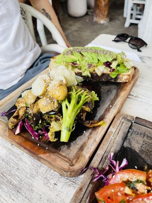 Bread with avocado and antipasti   at Painapol in Holbox
