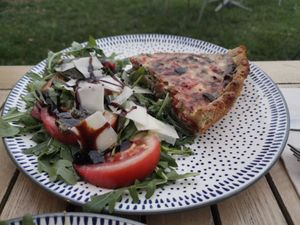Vegetarian quiche and salad. at Vita Organica Slow Food & Liv (-ing) in Busturia