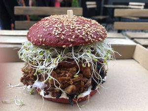 „Pulled Pork“ Burger at VegaSpix in La Ciotat